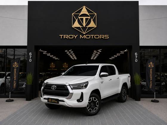 TOYOTA HILUX 2.8 D-4D TURBO DIESEL CD SRV 4X4 AUTOMÁTICO